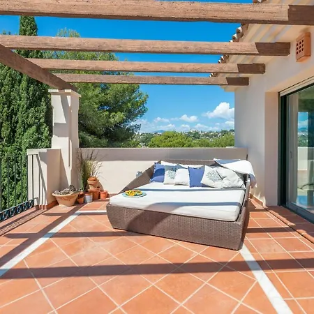 Modern And Spacious 2 Bdrm Penthouse - 3 Pools And Sea Views Apartamento *